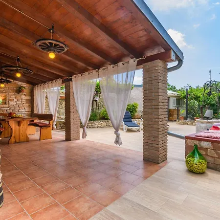 Vakantiehuis Mit Garten- Terrasse Und Grill By Interhome