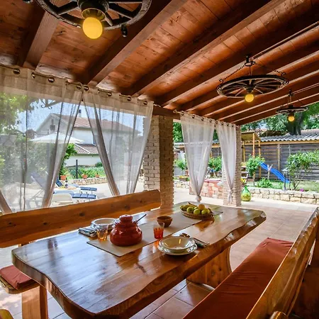 Vakantiehuis Mit Garten- Terrasse Und Grill By Interhome *