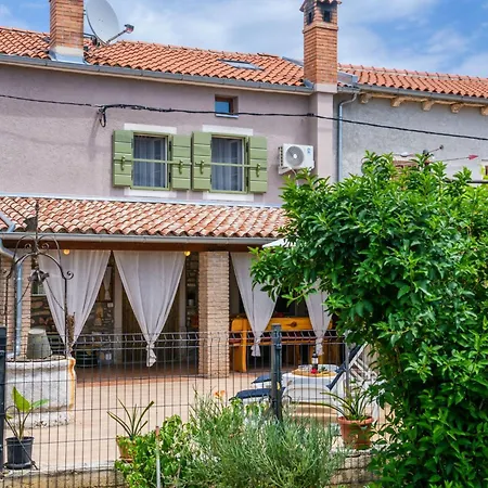 Mit Garten- Terrasse Und Grill By Interhome Vakantiehuis *