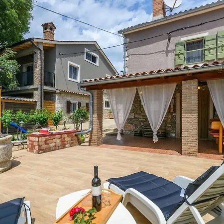 Vakantiehuis Mit Garten- Terrasse Und Grill By Interhome