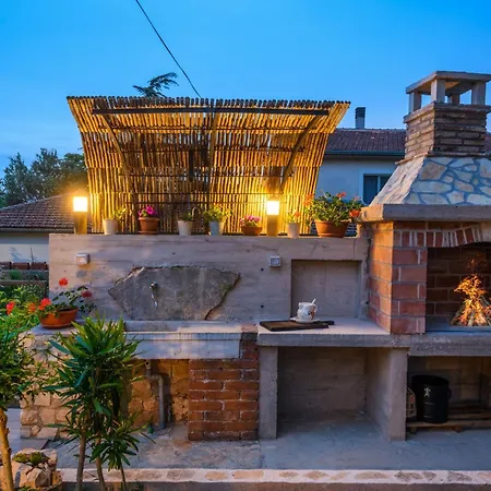 Mit Garten- Terrasse Und Grill By Interhome Vakantiehuis